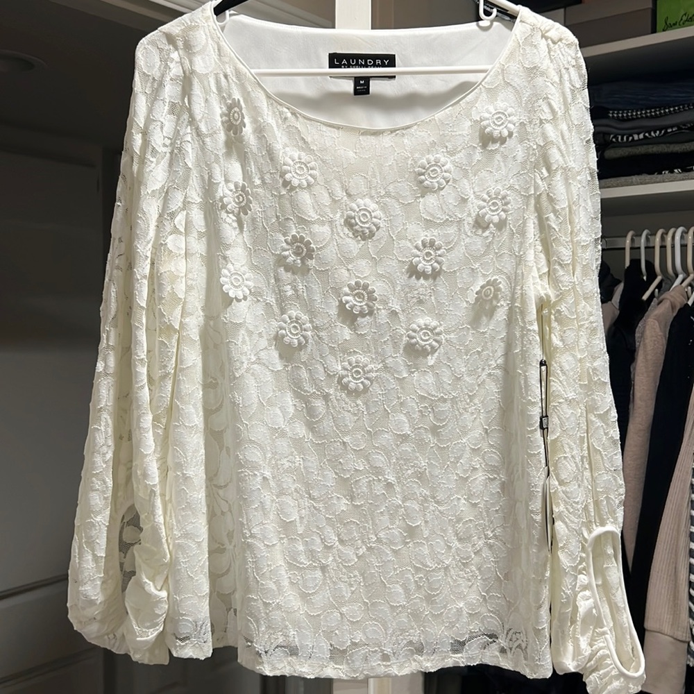 NWT LACE WHITE TOP